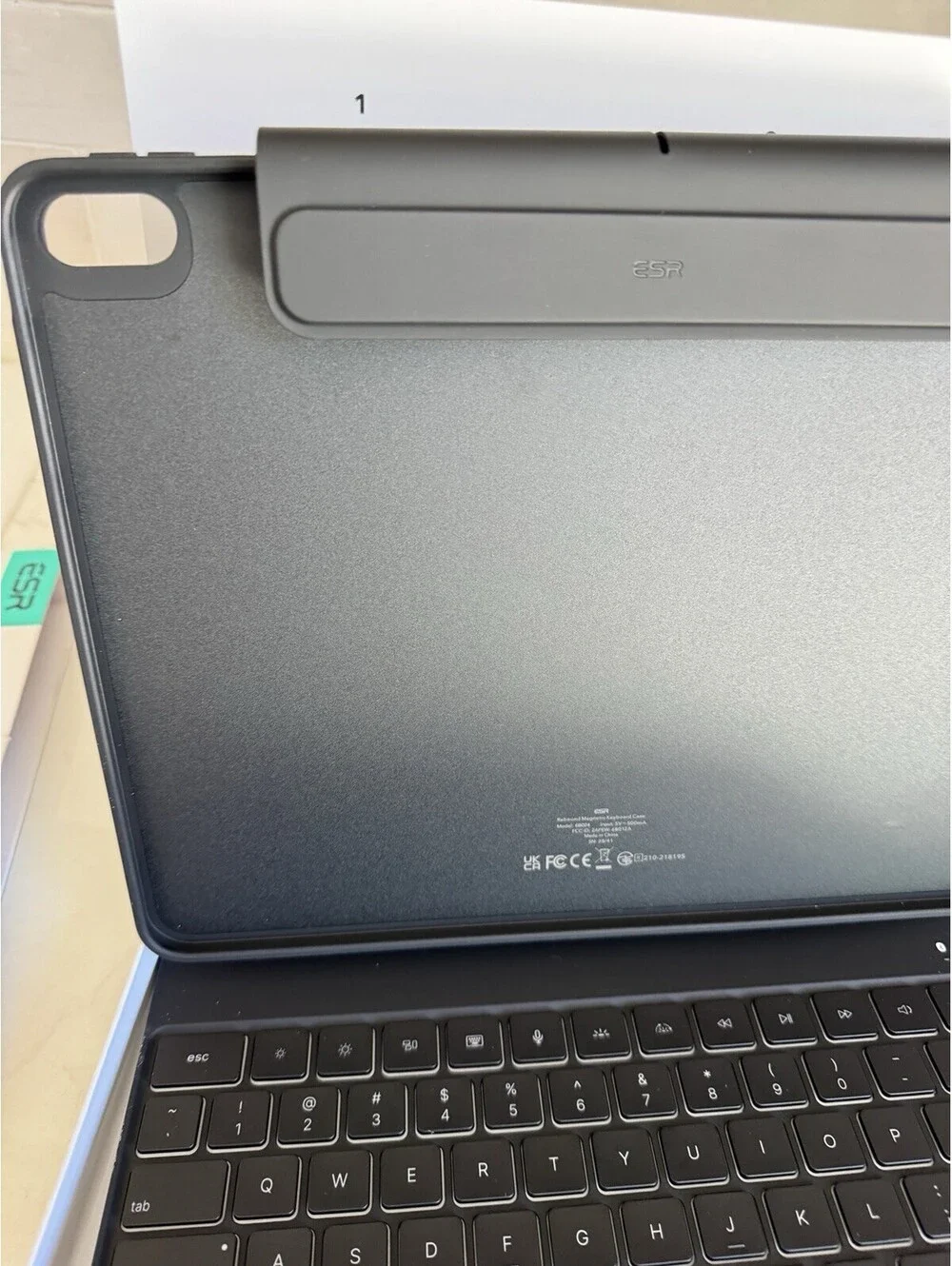 ESR Rebound Series Magnetic Keyboard Case 360 Black for iPad Pro 13